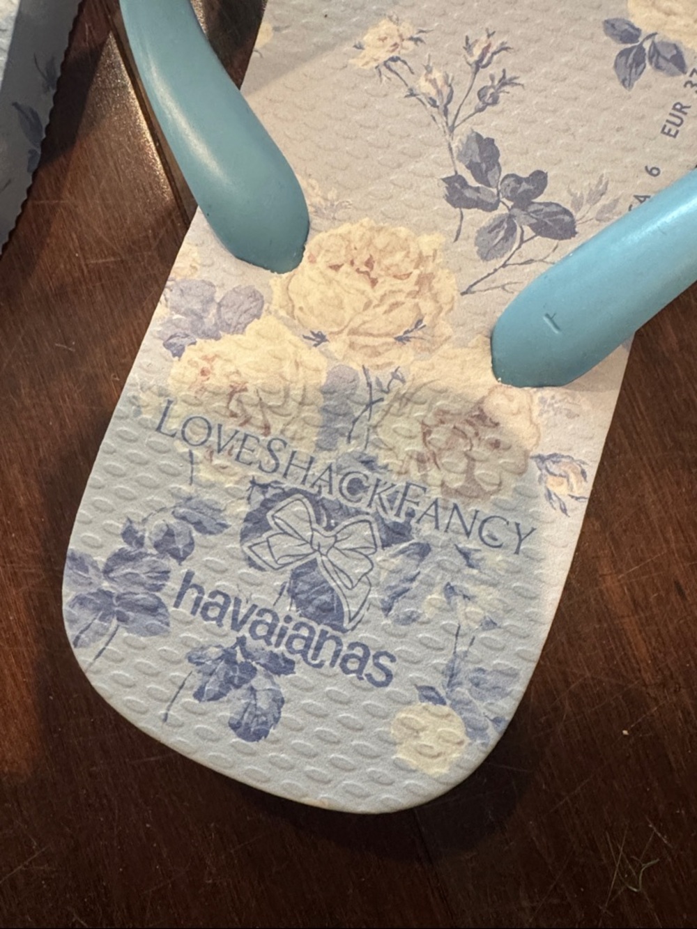 Love Shack FancyHavaianas Women's Light Blue Floral Strap Sandals with Gold Logo - Picture 2 of 3